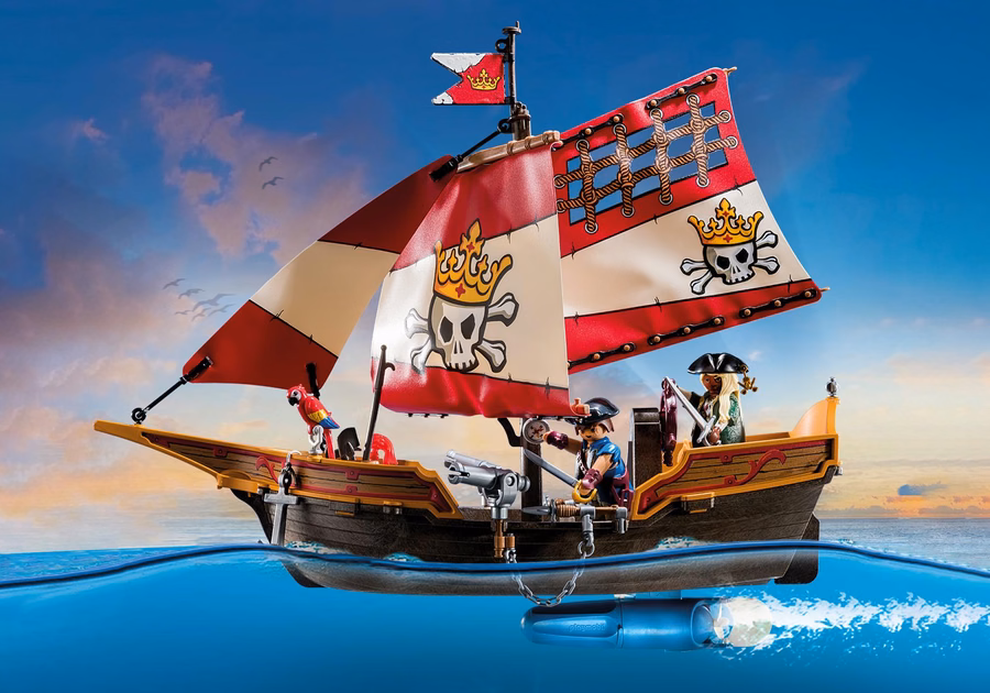 Pequeño barco pirata